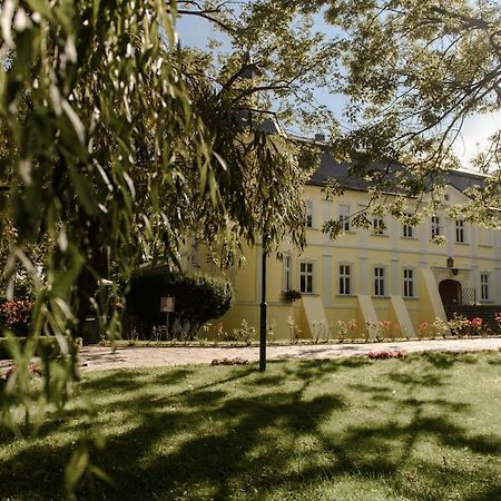 Hotel Zamek Chalupki Exterior foto
