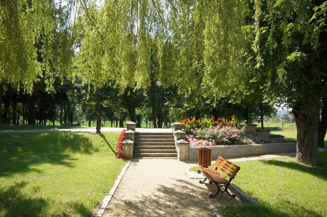 Hotel Zamek Chalupki Exterior foto